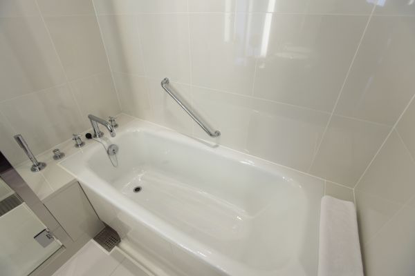 Bathtub Repair in Laurel